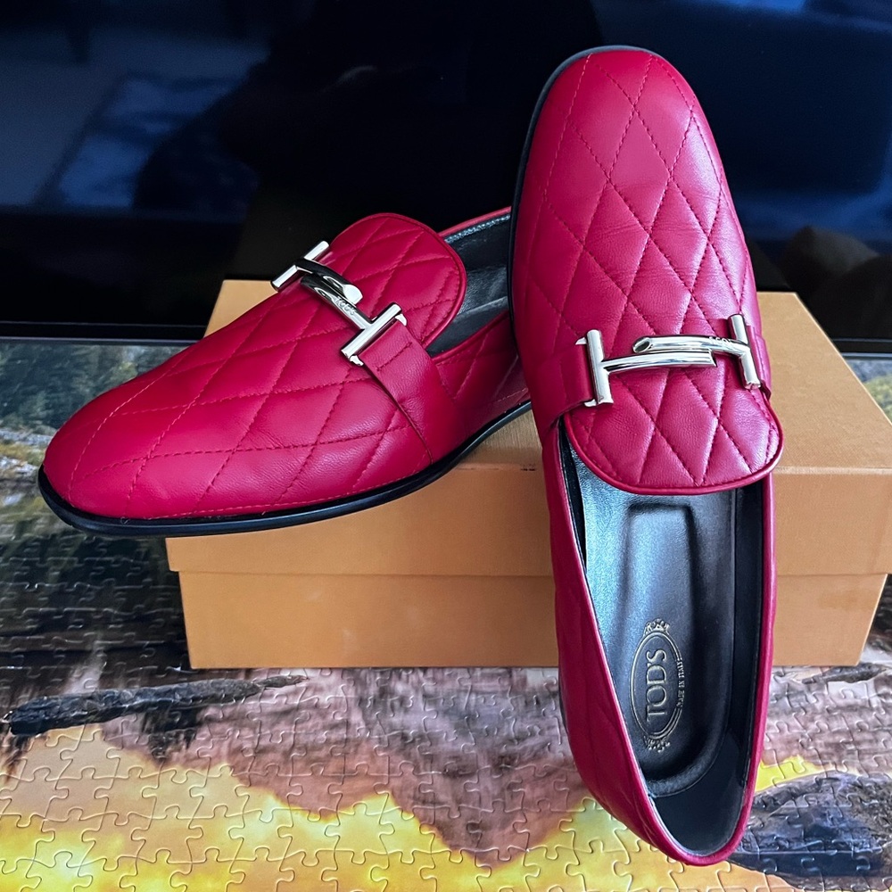 TOD’S Quilted Red Leather Loafers